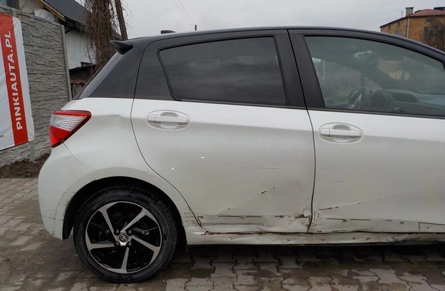 Toyota Yaris cena 32900 przebieg: 49871, rok produkcji 2019 z Stąporków małe 436